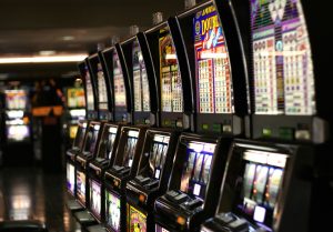 How Slot Cascades Keep Bonus Features Moving After Initial Wins